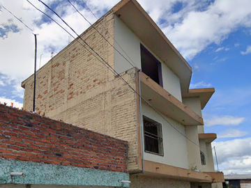 CASA EN VENTA EN REVOLUCION DEL FRACCIONAMIENTO EX HACIENDA DE JAUJA 103 5TA 18 DE OCTUBRE ZACAPU ZACAPU C.P. 58635 MICHOACÁN DE OCAMPO