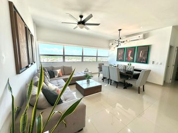 Departamento Amueblado en Venta en Torre EME, en el Malecón de Mazatlán