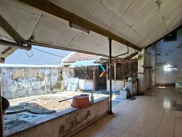 DIJUAL RUMAH VINTAGE HITUNG TANAH COCOK UNTUK GUEST HOUSE, CAFE, PERKANTORAN DI POROS JL. KERTANEGARA MALANG