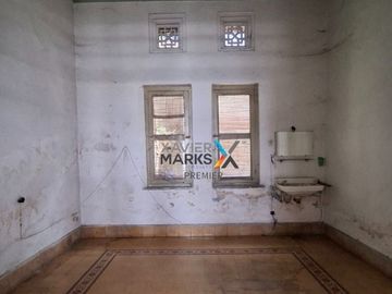 DIJUAL RUMAH VINTAGE HITUNG TANAH COCOK UNTUK GUEST HOUSE, CAFE, PERKANTORAN DI POROS JL. KERTANEGARA MALANG