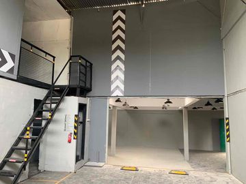 Gudang Kapuk Jakarta Barat LT 1.260 m² | SHM | Hoek | Kontainer 40 Feet | Zona Industri