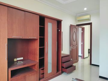 Dijual Rumah Semi Furnish Jemursari Regency REV.A913