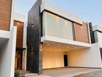 RESIDENCIA NUEVA EN VENTA | TRIPLE ALTURA Y ROOF GARDEN EN METEPEC