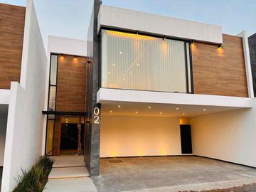 RESIDENCIA NUEVA EN VENTA | TRIPLE ALTURA Y ROOF GARDEN EN METEPEC