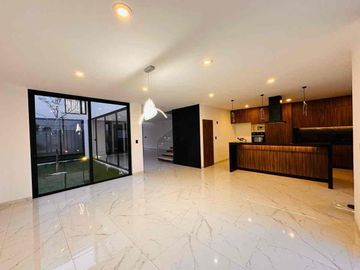 RESIDENCIA NUEVA EN VENTA | TRIPLE ALTURA Y ROOF GARDEN EN METEPEC