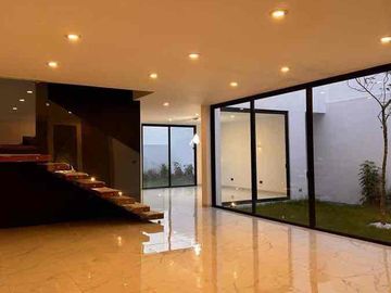RESIDENCIA NUEVA EN VENTA | TRIPLE ALTURA Y ROOF GARDEN EN METEPEC