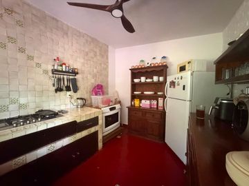 Casa con paneles solares, bungalow y Casa Club en Morelos