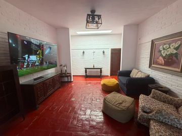 Casa con paneles solares, bungalow y Casa Club en Morelos