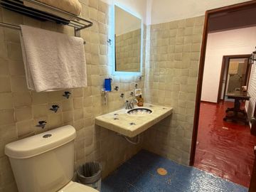 Casa con paneles solares, bungalow y Casa Club en Morelos