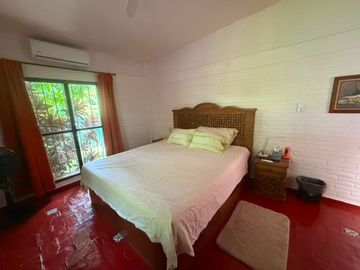 Casa con paneles solares, bungalow y Casa Club en Morelos