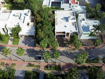 Terreno residencial en Playa Magna, casa club, alberca, áreas recreativas, en venta