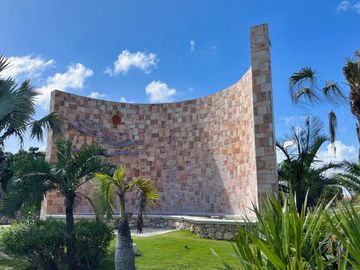 Terreno residencial en Playa Magna, casa club, alberca, áreas recreativas, en venta