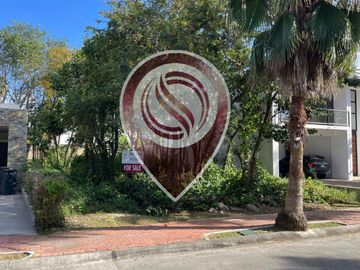 Terreno residencial en Playa Magna, casa club, alberca, áreas recreativas, en venta