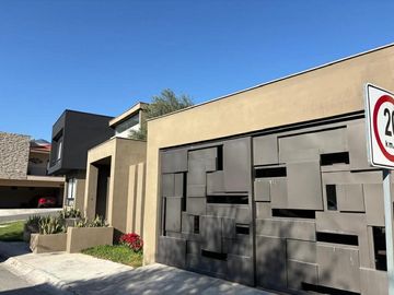 Casa en Venta Las Granadas Laderas, zona Uro, Monterrey