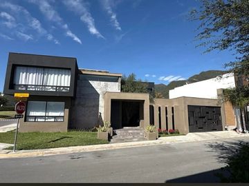 Casa en Venta Las Granadas Laderas, zona Uro, Monterrey