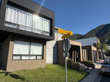 Casa en Venta Las Granadas Laderas, zona Uro, Monterrey