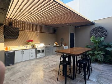 Casa en Venta Las Granadas Laderas, zona Uro, Monterrey