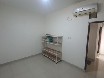 DISEWAKAN! RUMAH Cantik + Siap Huni di Harapan Indah 1 Bekasi