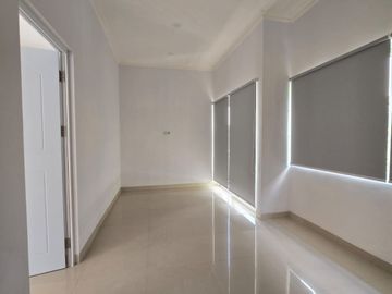 Rumah Mewah Minimalis di Cluster Elite Lorin Residence, Jl. Adi Sucipto, Colomadu