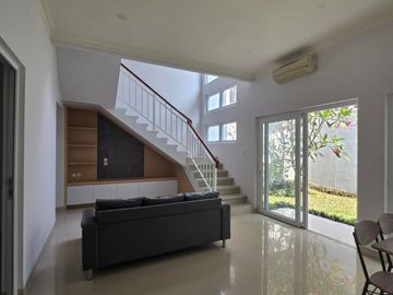 Rumah Mewah Minimalis di Cluster Elite Lorin Residence, Jl. Adi Sucipto, Colomadu