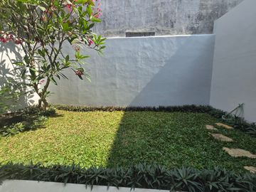 Rumah Mewah Minimalis di Cluster Elite Lorin Residence, Jl. Adi Sucipto, Colomadu