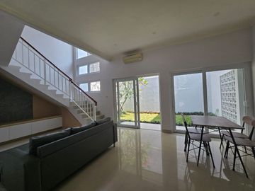 Rumah Mewah Minimalis di Cluster Elite Lorin Residence, Jl. Adi Sucipto, Colomadu