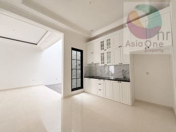 Jual Rumah Cantik Design American Classic Di Pondok Bambu Jakarta Timur