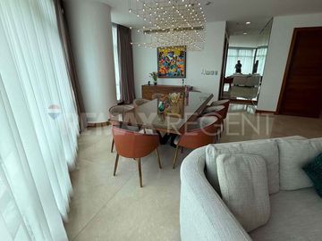 Condominium for Rent in Two Roxas Triangle, Makati City
