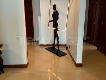 Condominium for Rent in Two Roxas Triangle, Makati City