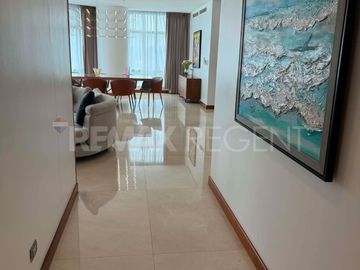 Condominium for Rent in Two Roxas Triangle, Makati City