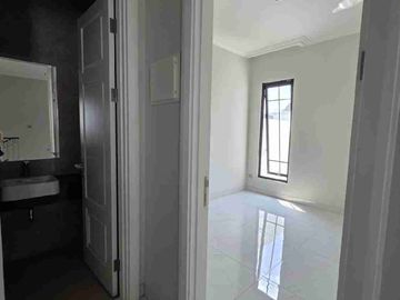 Disewakan Rumah 2 Lantai 4+1 KT di Cluster Jasmia Summarecon Crown Gading