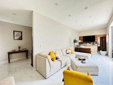 VENTA DE CASA DE UN PISO EN BOSQUES DEL REFUGIO