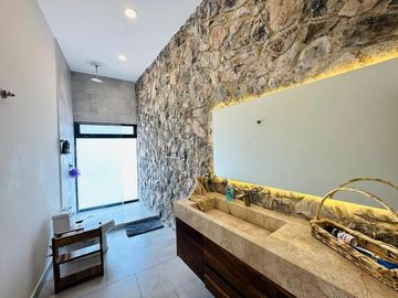 VENTA DE CASA DE UN PISO EN BOSQUES DEL REFUGIO