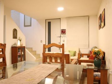 Casa cómoda y funcional, lista para disfrutar la vida con paz y tranquilidad