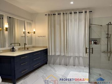 House and Lot For Sale in Merville Park Subdivision at Parañaque City