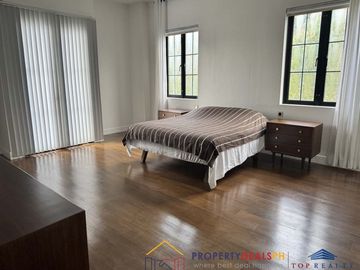 House and Lot For Sale in Merville Park Subdivision at Parañaque City