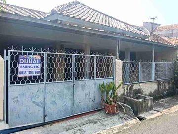 Rumah 1,25 lantai row jalan 2 mobil dijual lingkungan tenang Cipinang Jatinegara Jakarta Timur