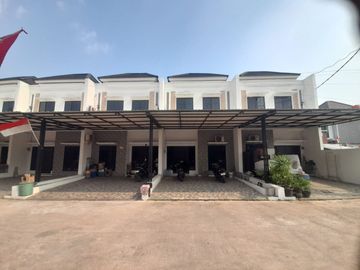 Rumah 2lantai siap huni lokasi dijatiwarna dekat pintu tol dan jalan utama