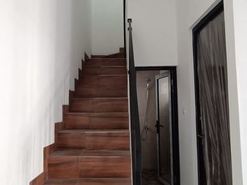 Rumah 2lantai siap huni lokasi dijatiwarna dekat pintu tol dan jalan utama