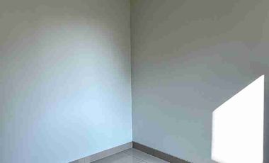 disewakan rumah 2 lantai di Regia Summarecon Crown Gading