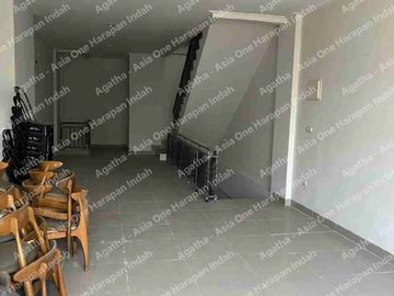 Ruko 4lantai hadap jalan raya boulevard Sedayu City Jakarta Timur dekat Kelapa Gading