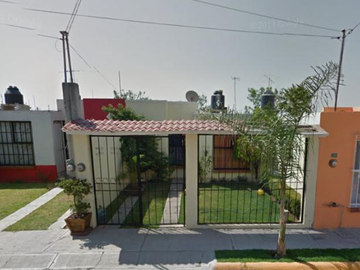 CASA EN GUANAJUATO, AMPLIA, CUENTA CON TODOS LOS SERVICIOS Y AMENIDADES