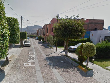 CASA EN GUANAJUATO, AMPLIA, CUENTA CON TODOS LOS SERVICIOS Y AMENIDADES