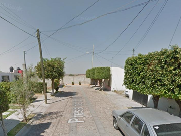 CASA EN GUANAJUATO, AMPLIA, CUENTA CON TODOS LOS SERVICIOS Y AMENIDADES