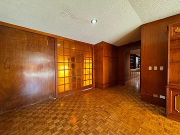 Casa seminueva en venta en Zavaleta Puebla de un nivel con amplio jardín y gran terreno