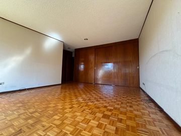 Casa seminueva en venta en Zavaleta Puebla de un nivel con amplio jardín y gran terreno