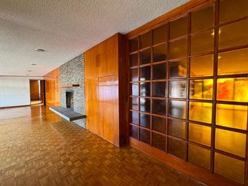 Casa seminueva en venta en Zavaleta Puebla de un nivel con amplio jardín y gran terreno