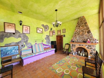 PROPIEDAD EN EL CORAZÓN DE BERNAL CON POTENCIAL PARA AIRBNB Y HOSPEDAJE, QRO.