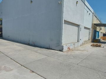 Local comercial con Bodega, Plaza Calziplaza, con estacionamiento, sobre el Blvd Juventino Rosas 410 San Francisco del rincón, Gto