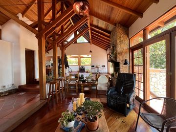 Casa en Arriendo en Viacuarela, Envigado Antioquia
